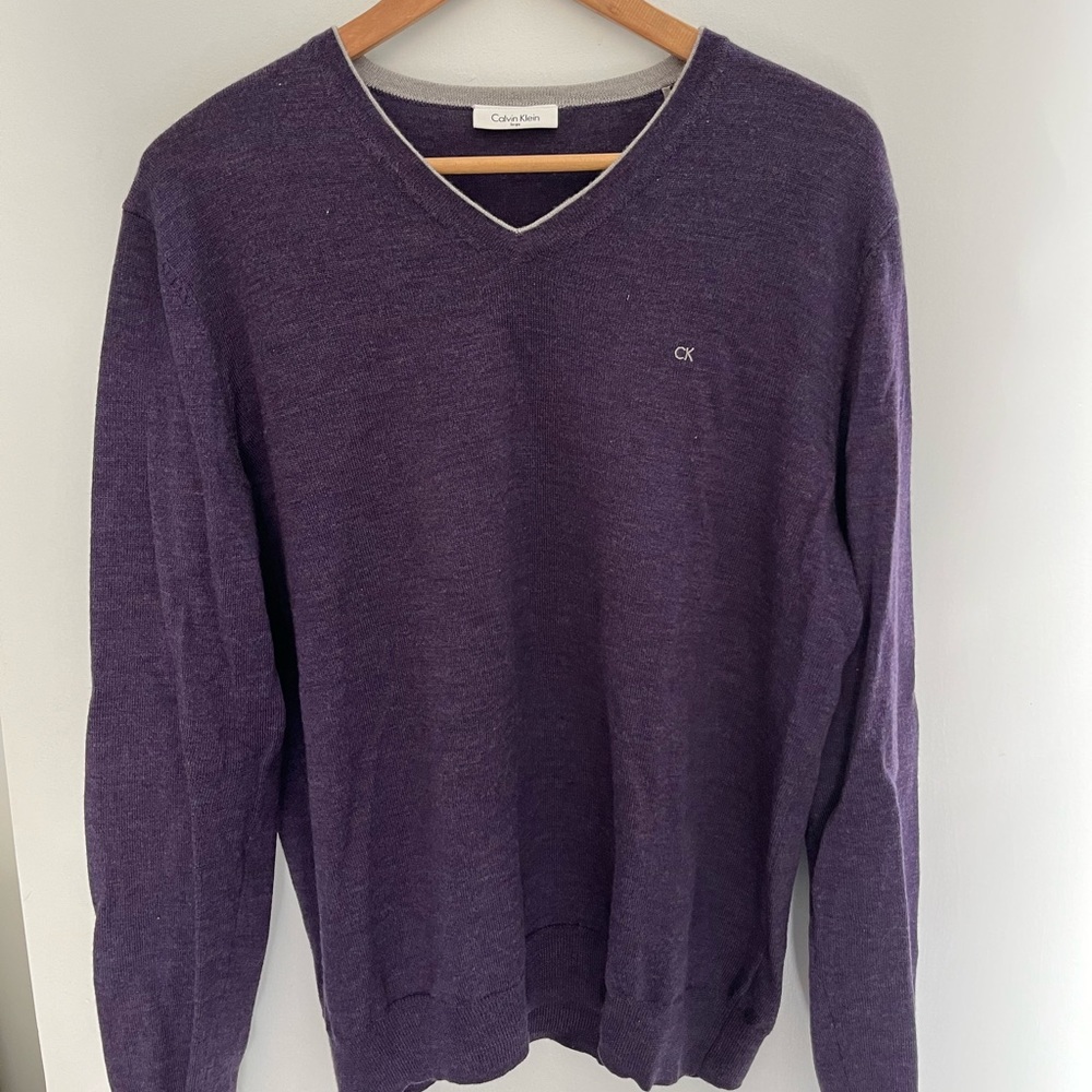 V-Neck Merino Wool Sweater - Calvin Klein - Purple - Large